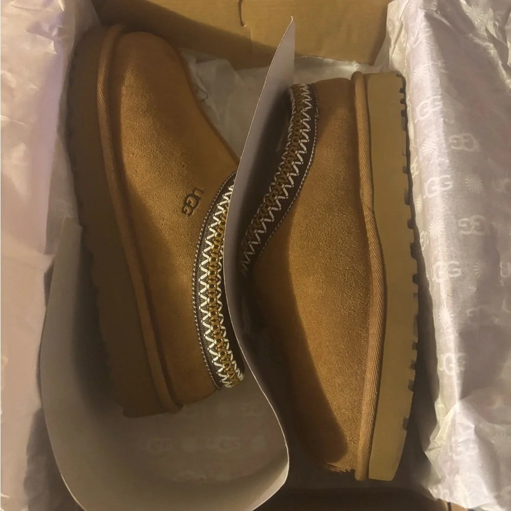 UGG Tasman II slippers size 7 - Picture 2 of 6